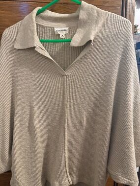 Women's Ribbed V-Neck Polo Sweater in Light Beige
